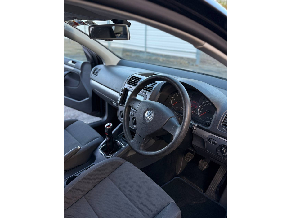 2008 Volkswagen Golf - image 35