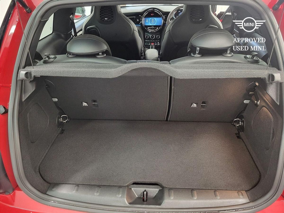 2023 MINI Hatch - image 13