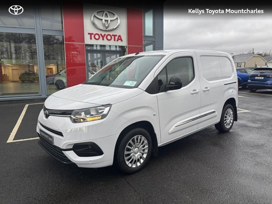 2024 Toyota Proace City - image 4