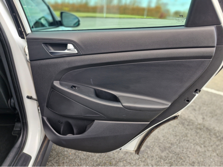 2016 Hyundai Tucson - image 22