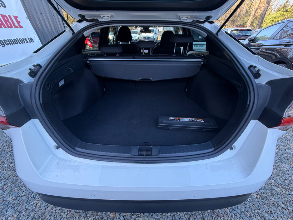 2022 Toyota Prius - image 7