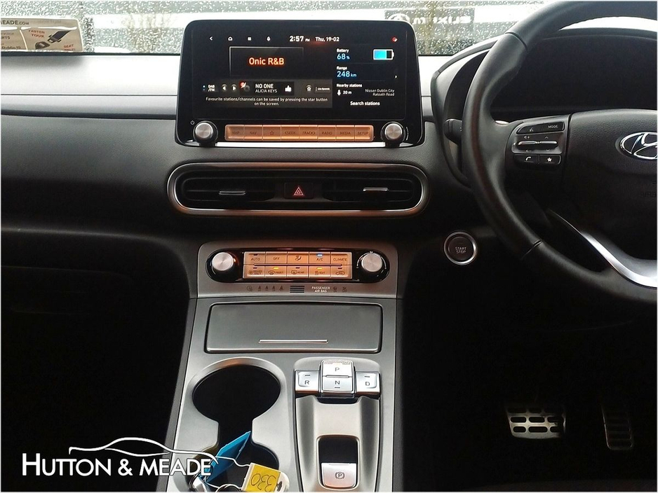 2023 Hyundai Kona Premium 64kw Range 480kms €22,999