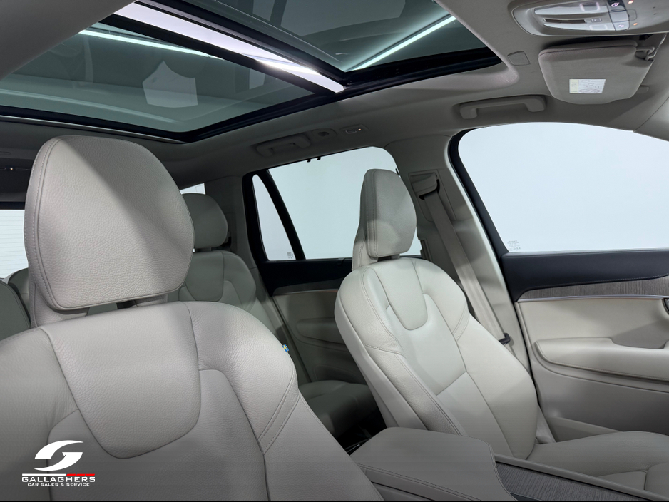 2023 Volvo XC90 - image 15