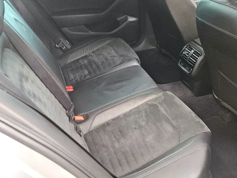 2018 Volkswagen Passat - image 7