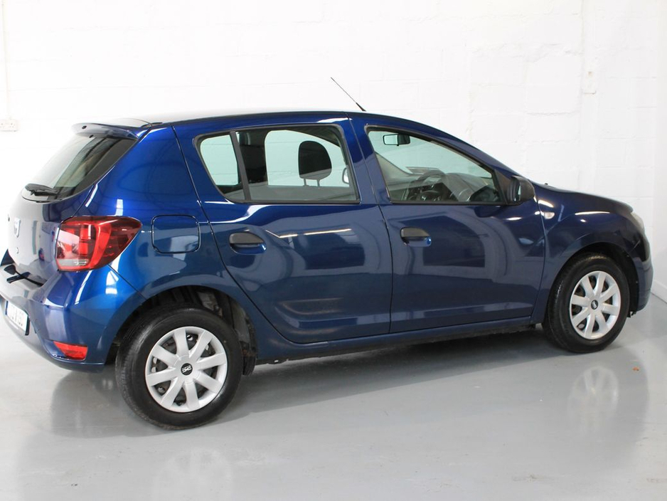 2017 Dacia Sandero - image 5