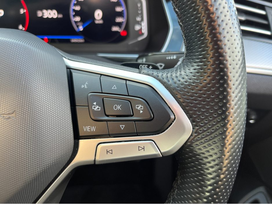 2021 Volkswagen Passat - image 26