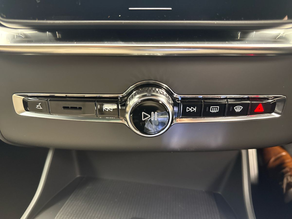 2026 Volvo XC90 - image 23