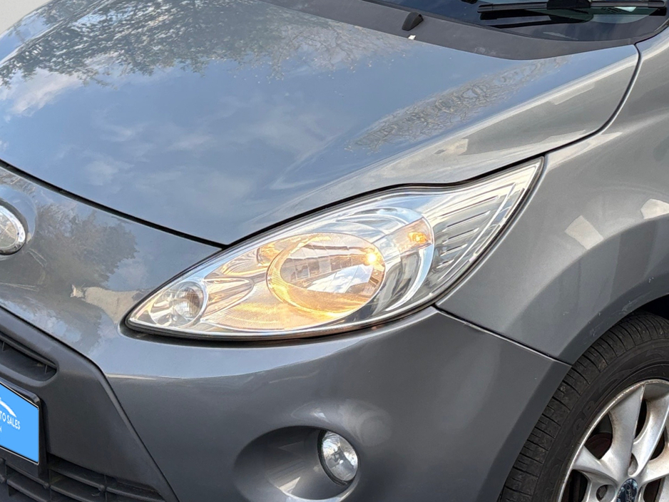2010 Ford Ka - image 9