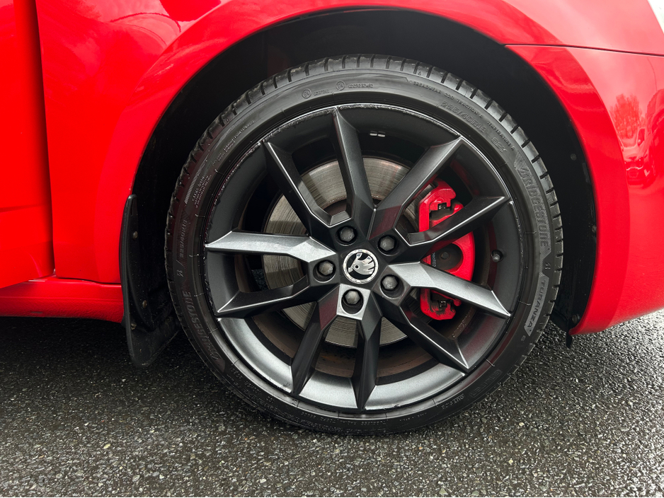 2015 Skoda Octavia - image 27