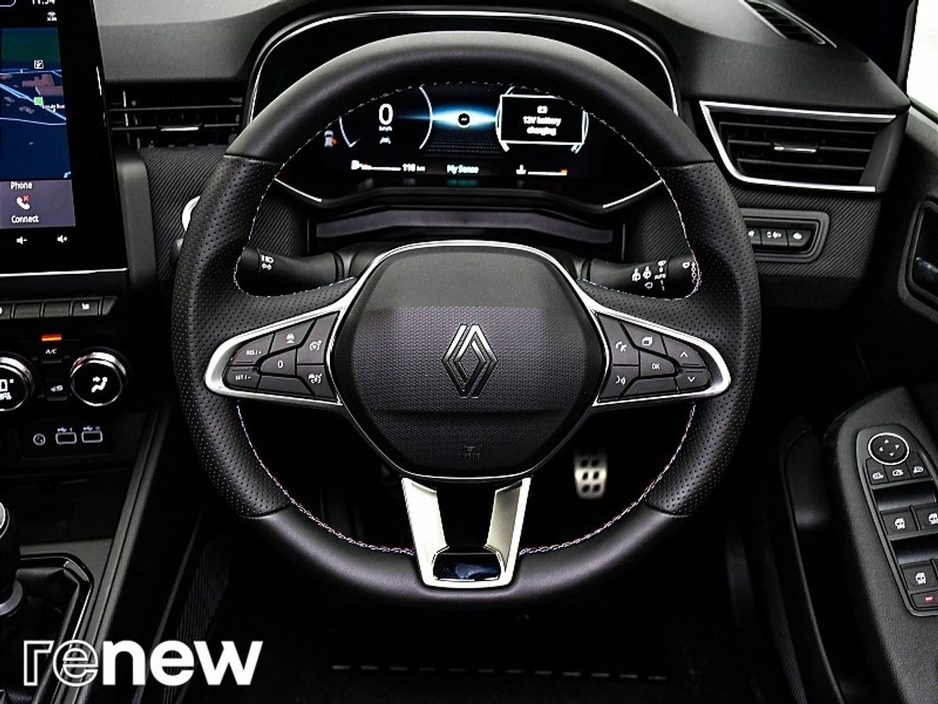 2025 Renault Clio - image 22