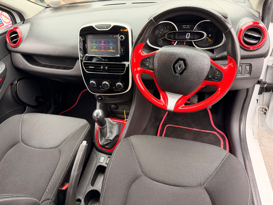 2016 Renault Clio - image 5