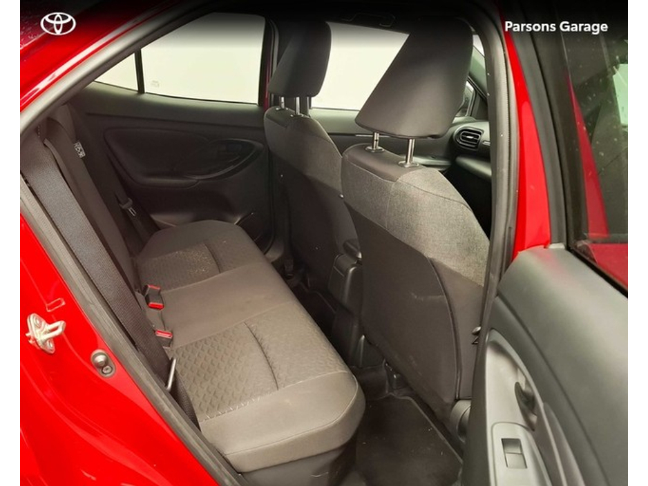 2023 Toyota Yaris Cross - image 11