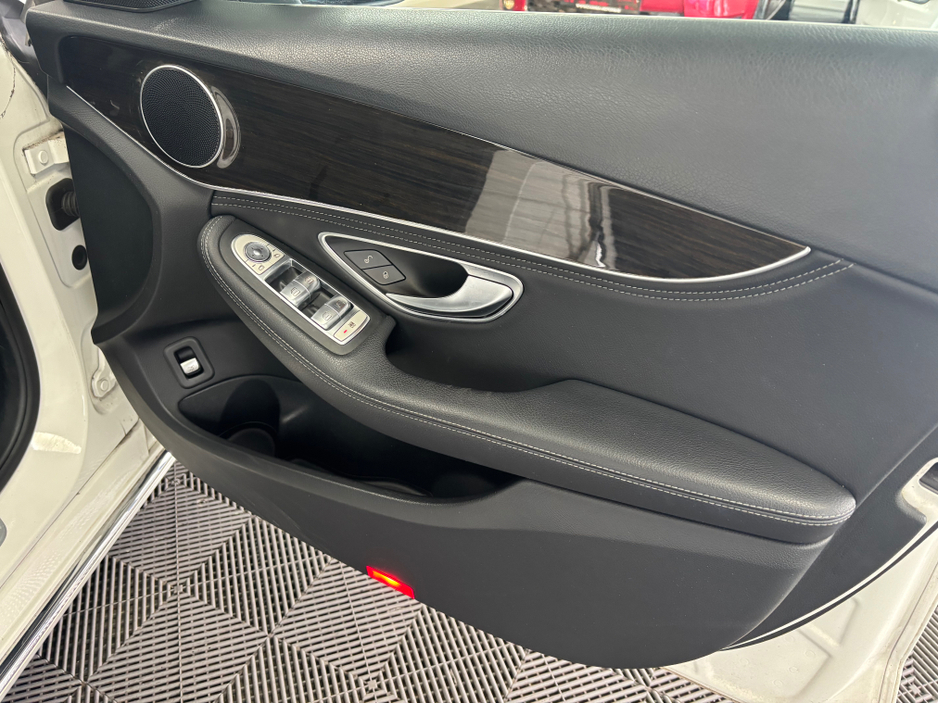 2015 Mercedes-Benz C Class - image 5