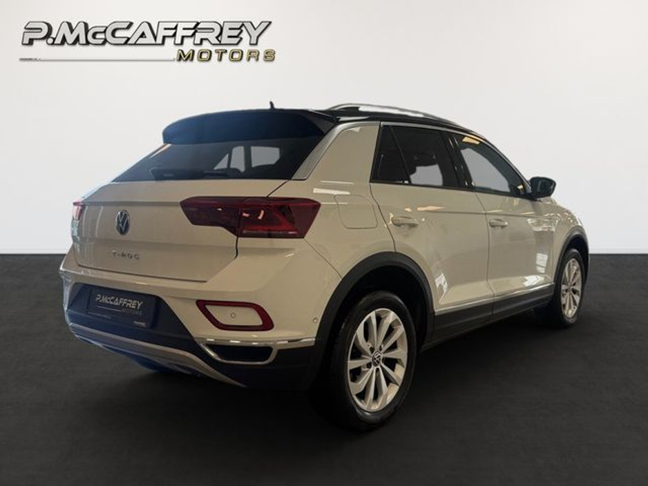 2022 Volkswagen T-Roc - image 5