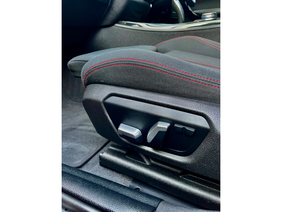 2016 BMW 1 Series - image 17