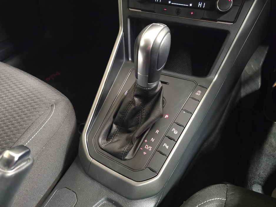 2018 Volkswagen Polo - image 16