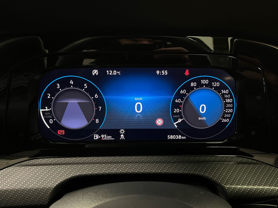 2022 Volkswagen Golf - image 13