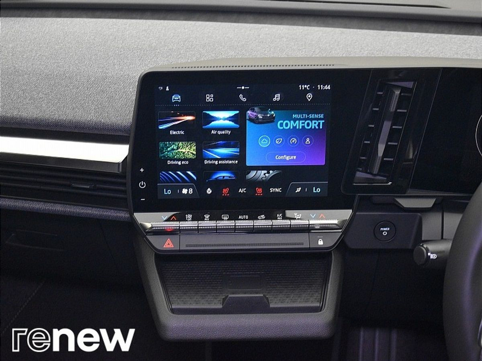 2024 Renault Megane E-Tech - image 20