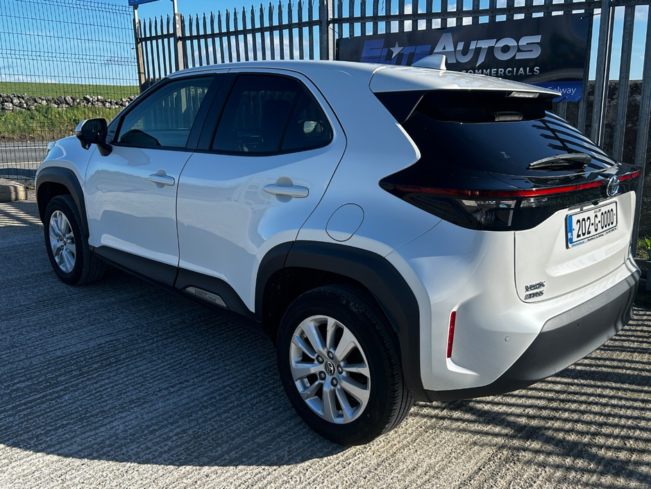 2020 Toyota Yaris Cross - image 5