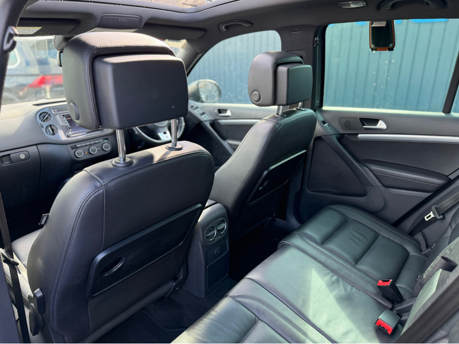 2016 Volkswagen Tiguan - image 37