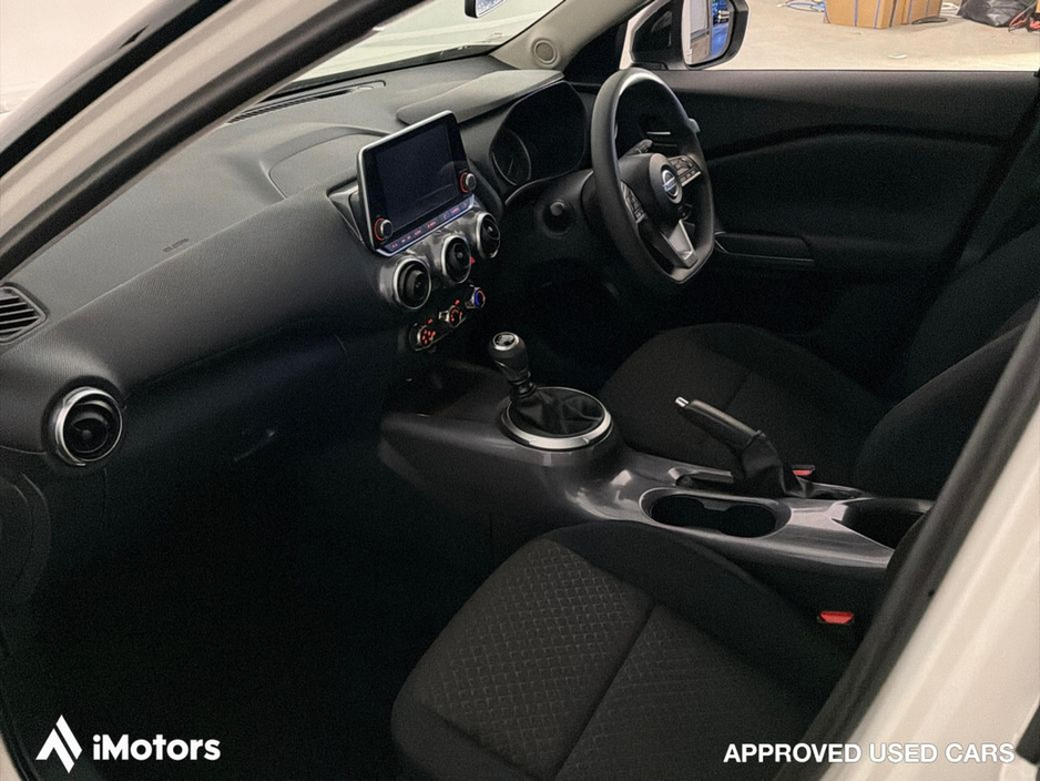 2022 Nissan Juke - image 12