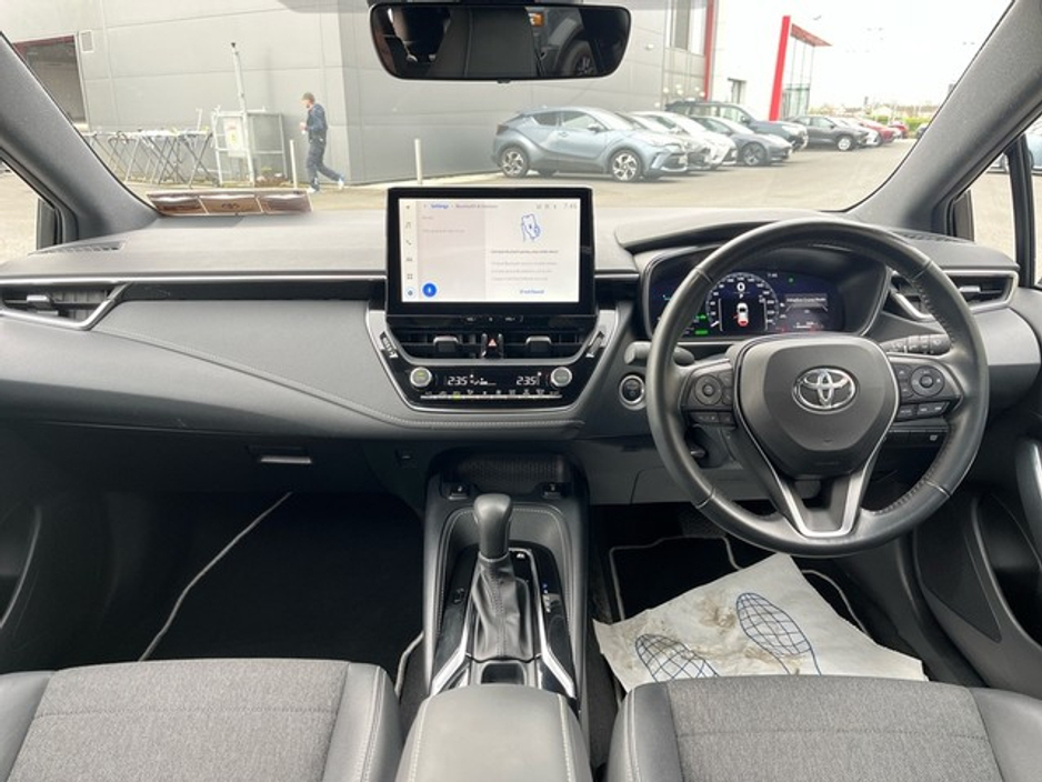2024 Toyota Corolla - image 8