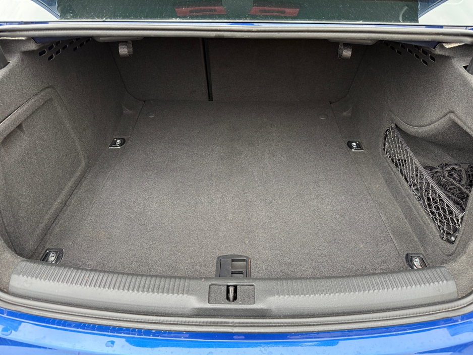 2015 Audi A4 - image 18