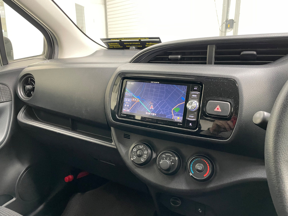 2017 Toyota Yaris - image 24