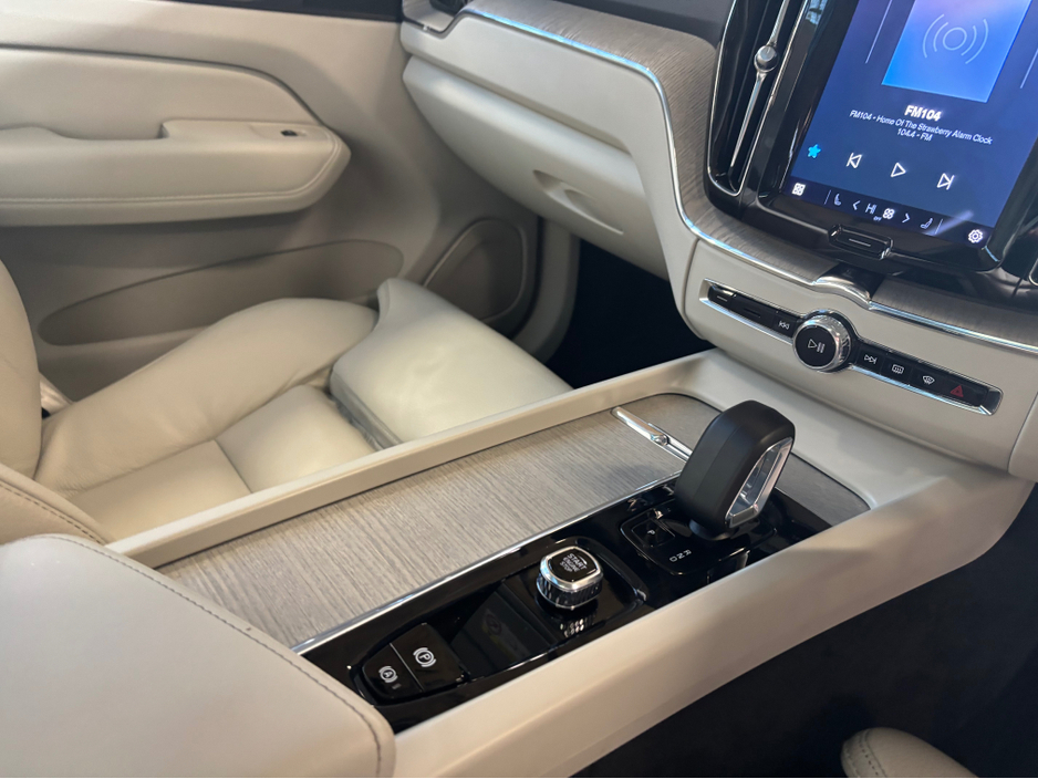 2023 Volvo XC60 T6 PHEV PLUS DARK AWD 5DR AUTO €39,750