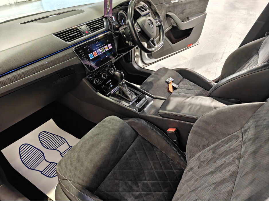 2018 Skoda Superb - image 20