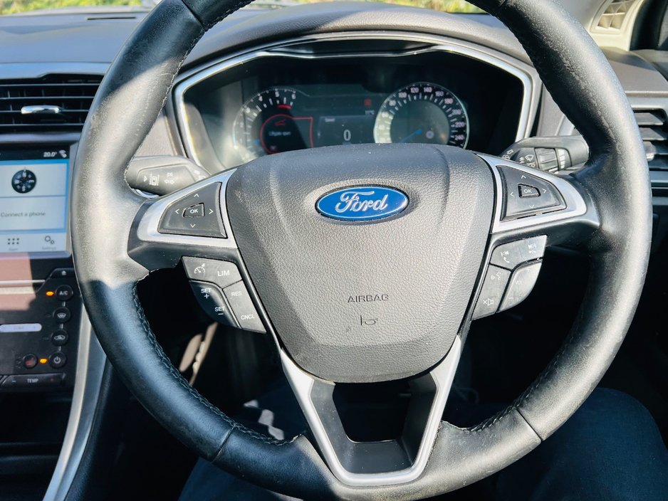 2016 Ford Mondeo - image 18