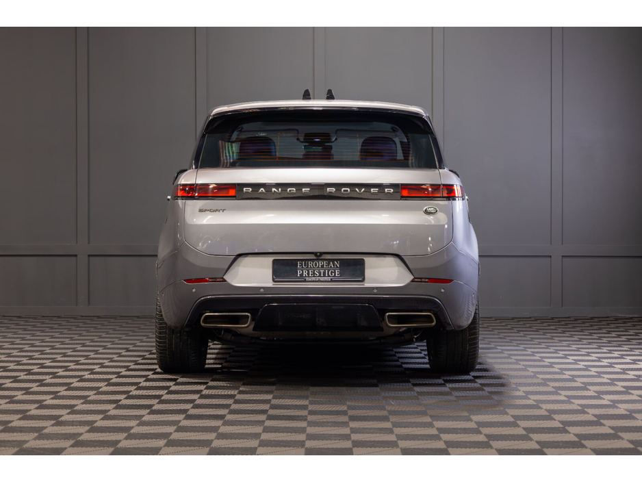 2023 Land Rover Range Rover Sport  €85,366