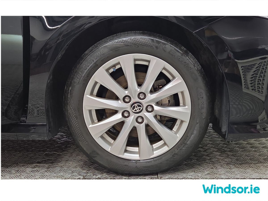 2020 Toyota Camry - image 16