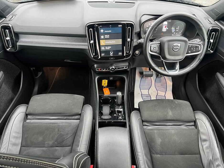 2022 Volvo XC40 R-DESIGN T4 1.5 HYBRID // SERVICE HISTORY // DIAMOND CUT ALLOYS // PARKING SENSORS €27,900