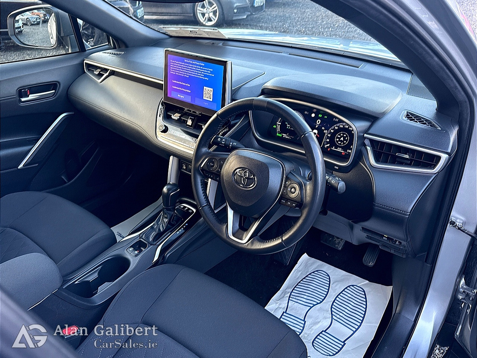 2023 Toyota Corolla Cross 1.8 Petrol HYBRID LUNA €138 PW €28,995