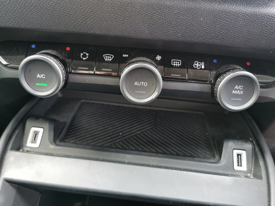 2022 Citroen C4 - image 14