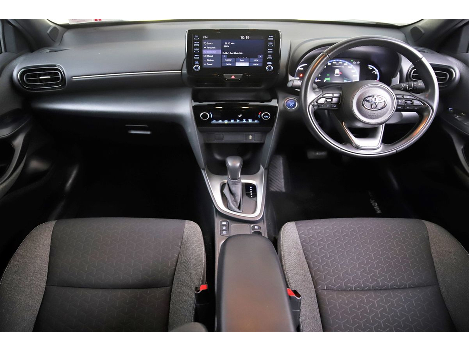 2022 Toyota Yaris Cross - image 14