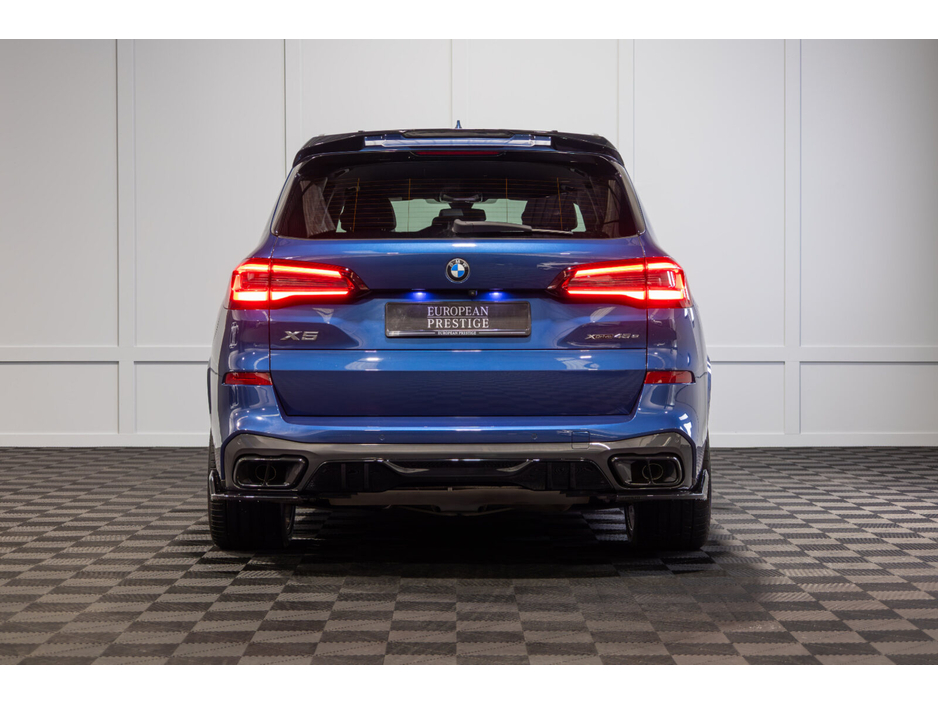 2021 BMW X5 - image 5