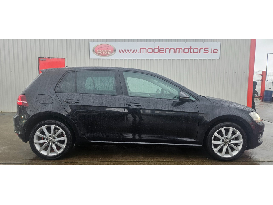 2017 Volkswagen Golf - image 5
