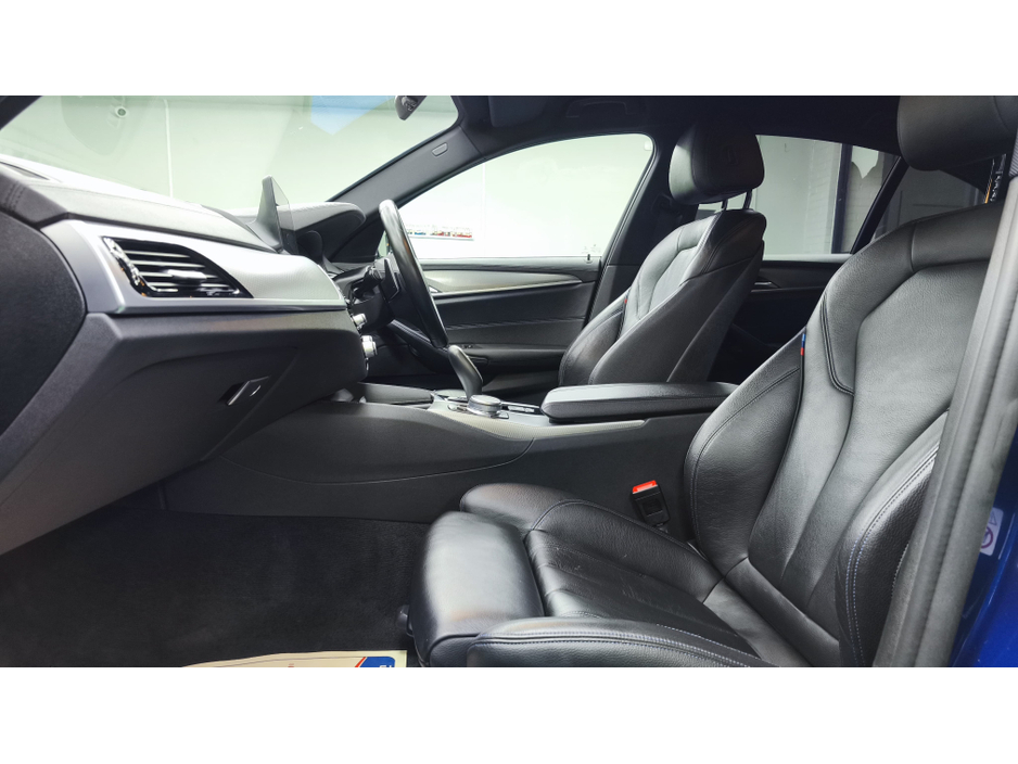 2018 BMW 5 Series - image 17