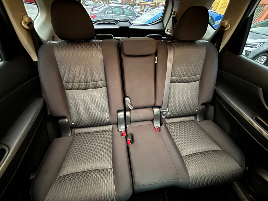 2019 Nissan X-Trail - image 25