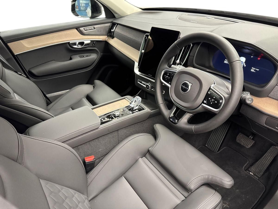 2026 Volvo XC90 - image 6