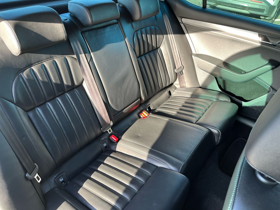 2019 Skoda Superb - image 10