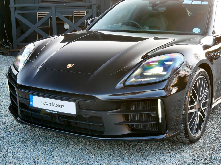 2024 Porsche Panamera - image 7