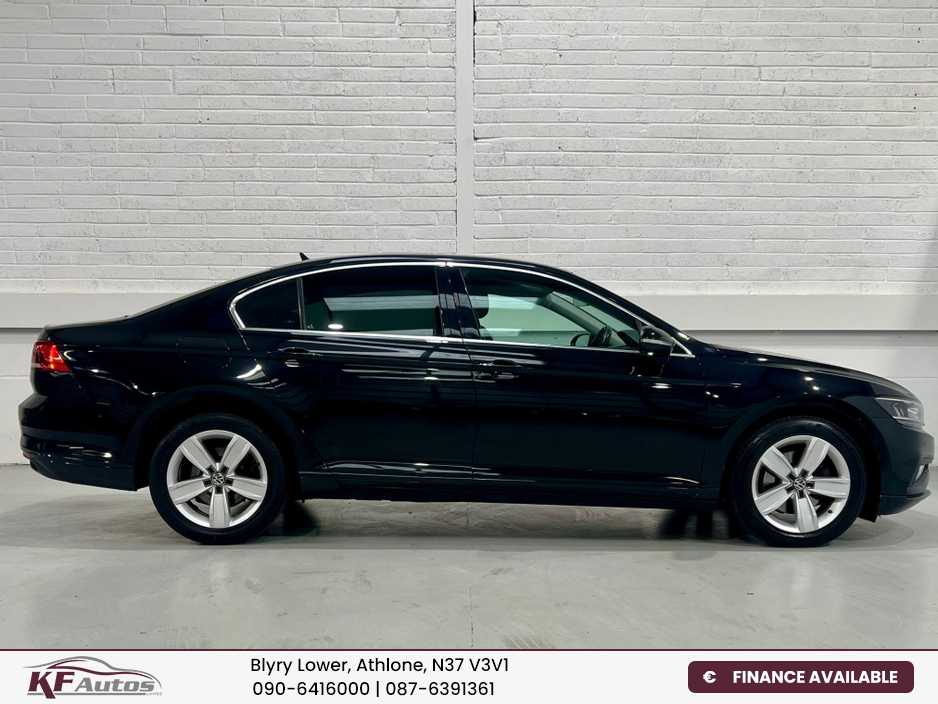 2020 Volkswagen Passat - image 5