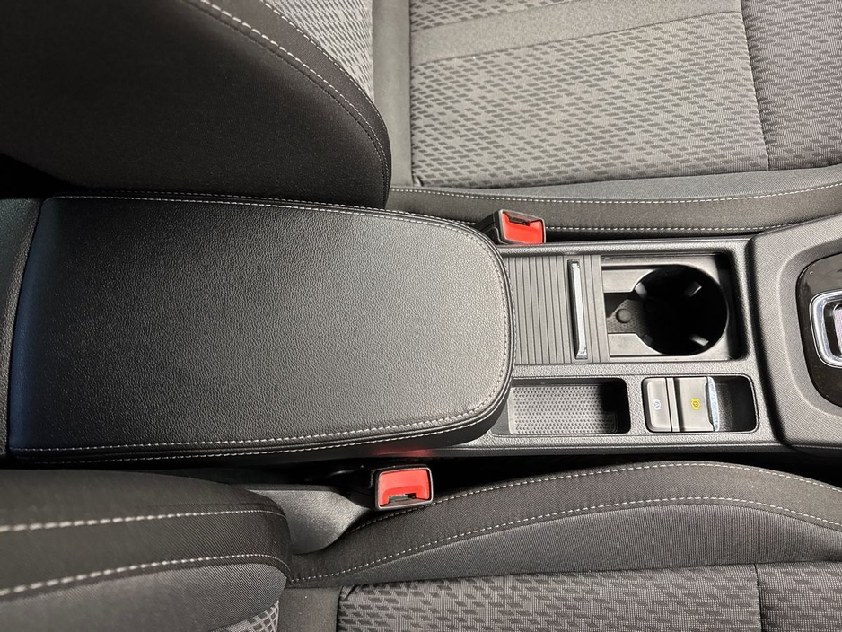 2023 Skoda Octavia - image 15