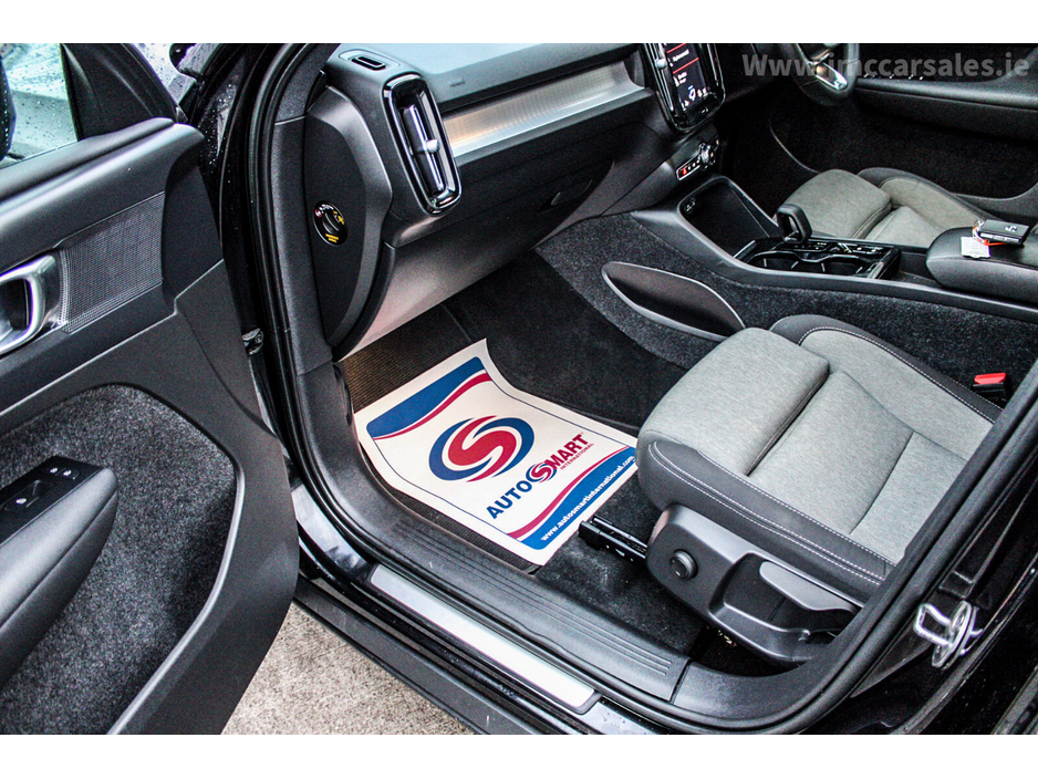 2022 Volvo XC40 T4 PHEV 211hp AT7 Plus bright €26,950