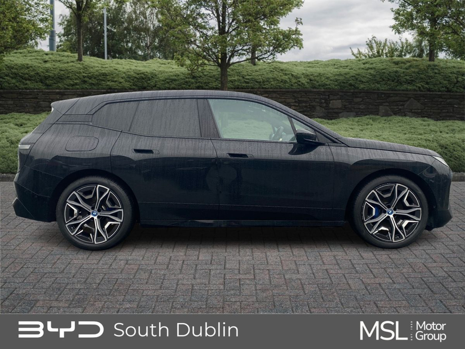 2022 BMW iX - image 7