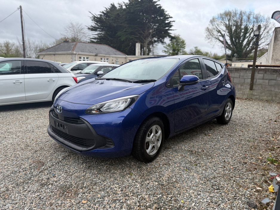 2022 Toyota Aqua - image 3