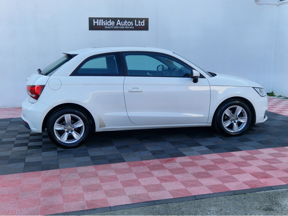 2015 Audi A1 - image 12